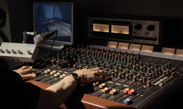 how-to-make-vocals-sound-professional